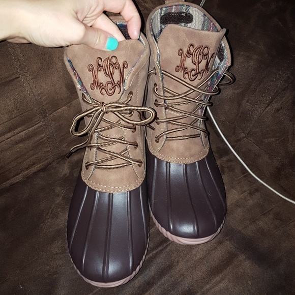 initial duck boots